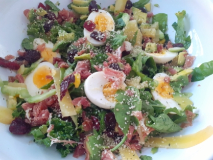 «Bacon» -and-Egg Breakfast Salad